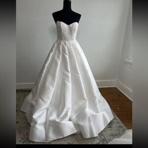 Linacarlo Italian Silk wedding gown Size 4/6